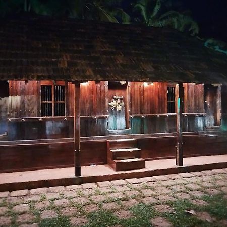 Whispering Waters Villa Calicut Eksteriør billede