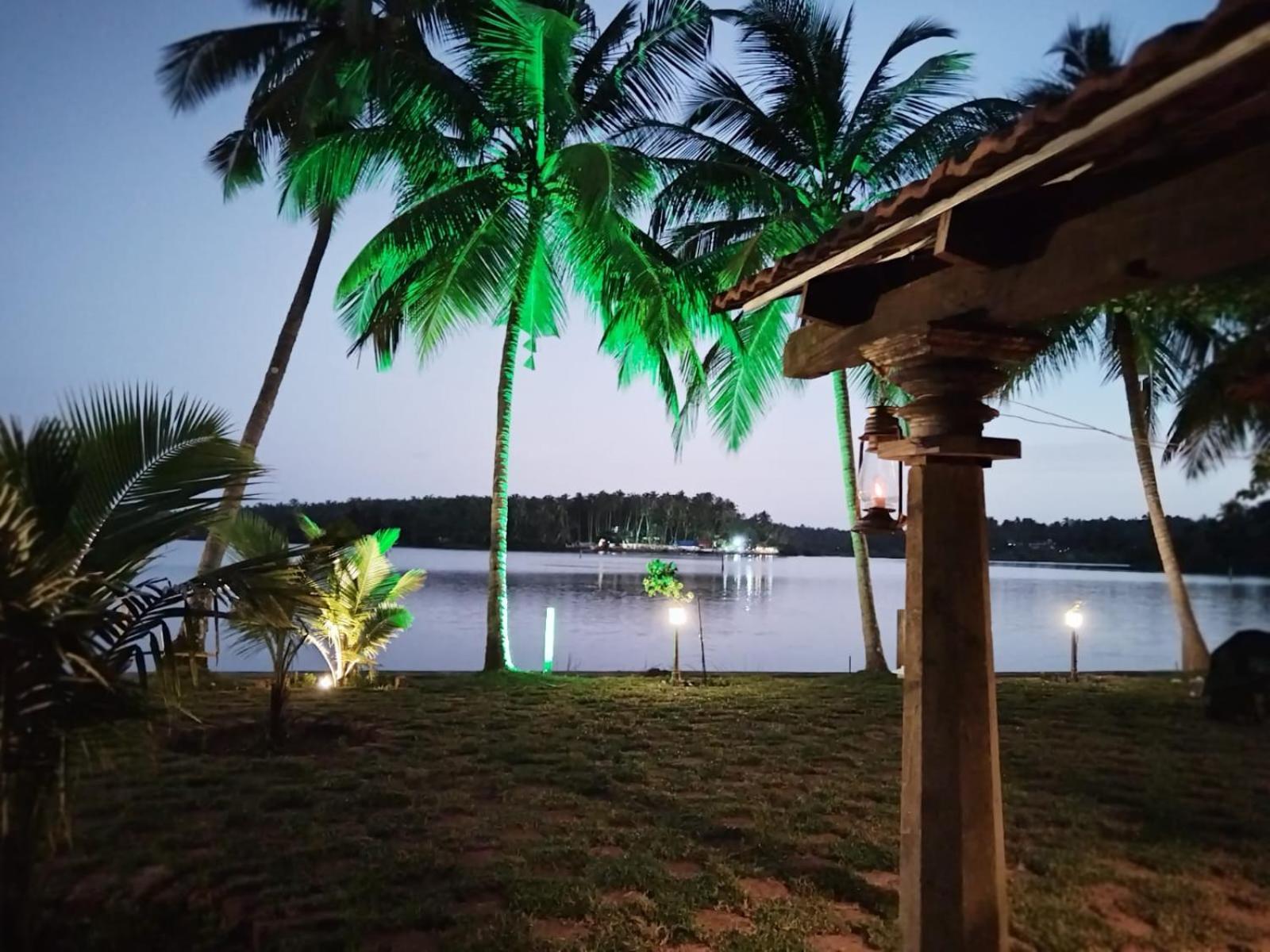 Whispering Waters Villa Calicut Eksteriør billede